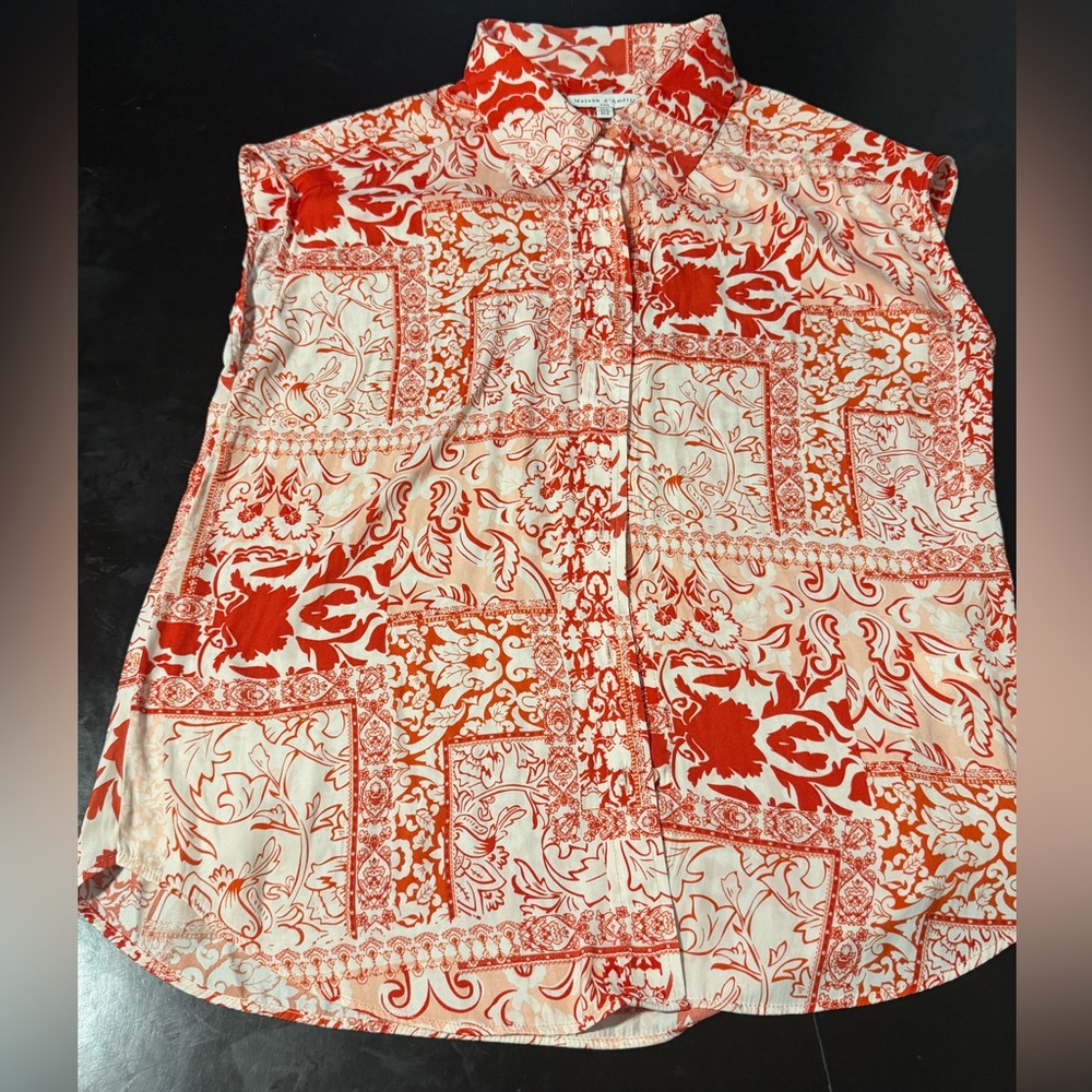 Maison d’Amélie Sleeveless Red & Cream Printed Button-Up Shirt.